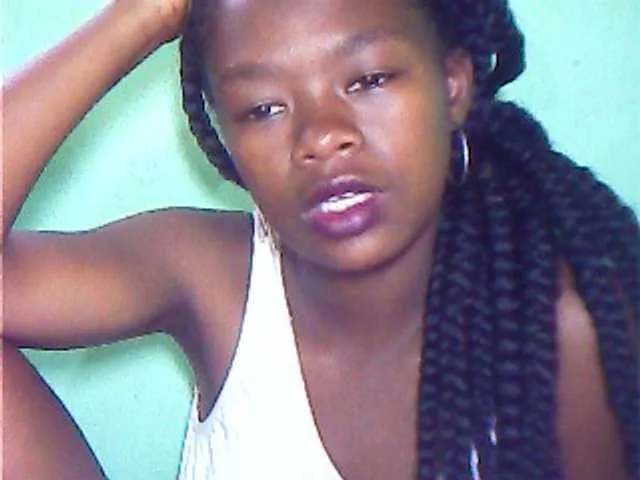 Live sex webcam photo for Errah #268744402