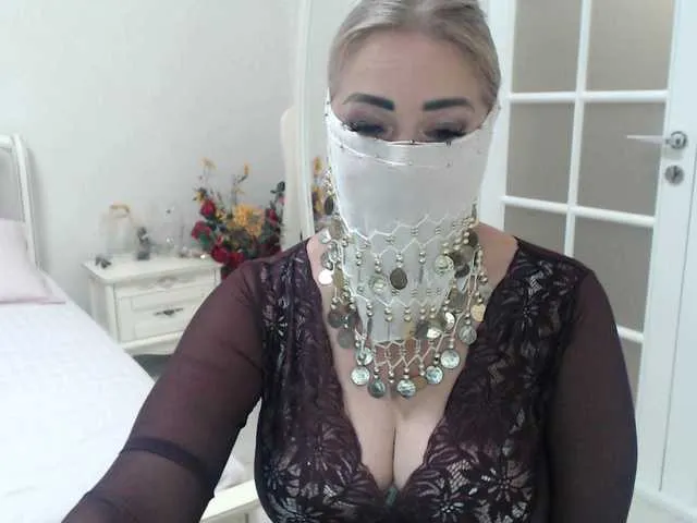 Live sex webcam photo for mirage40 #268770351