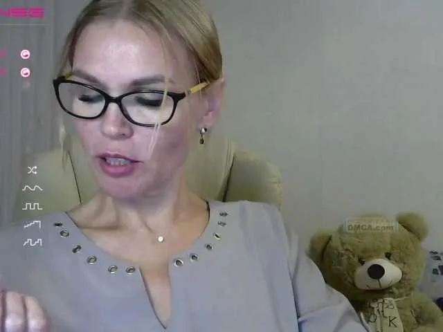 Live sex webcam photo for Lisa1225 #268769976