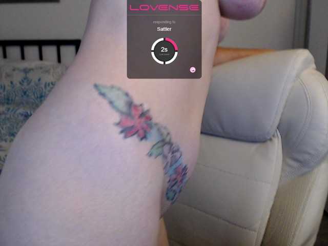 Live sex webcam photo for Milf-Samie #268764919