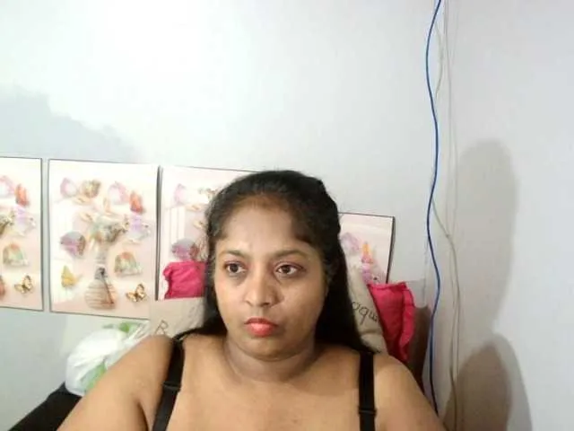 Live sex webcam photo for Indiantasha #287986168