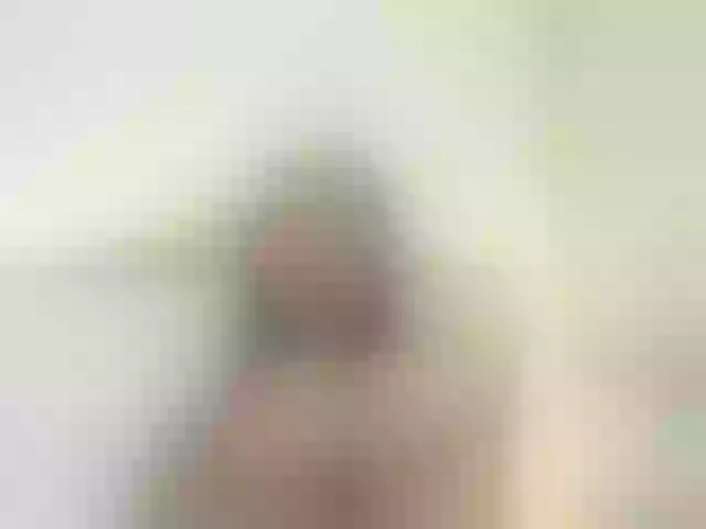 Live sex webcam photo for MaddyLennon #268771704