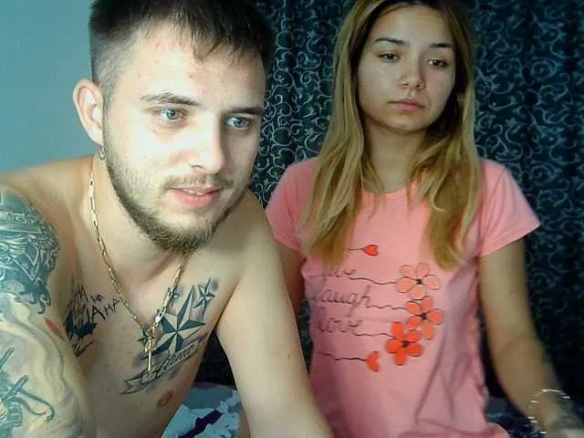 Live sex webcam photo for YOUNGCOUPLE20 #268770217