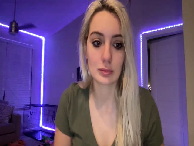 Live sex webcam photo for Sammy_gray #268757725