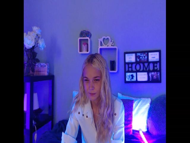 Live sex webcam photo for HappyAnna #268760073