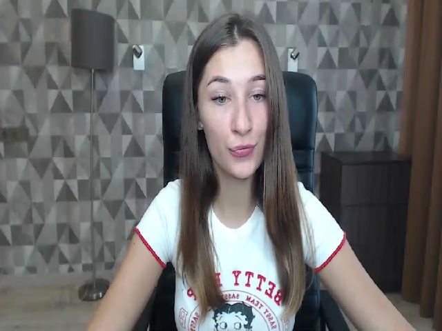 Live sex webcam photo for Nikolle_Love #268764325