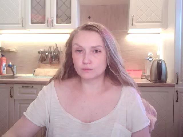 Live sex webcam photo for JaneGrey111 #268766910