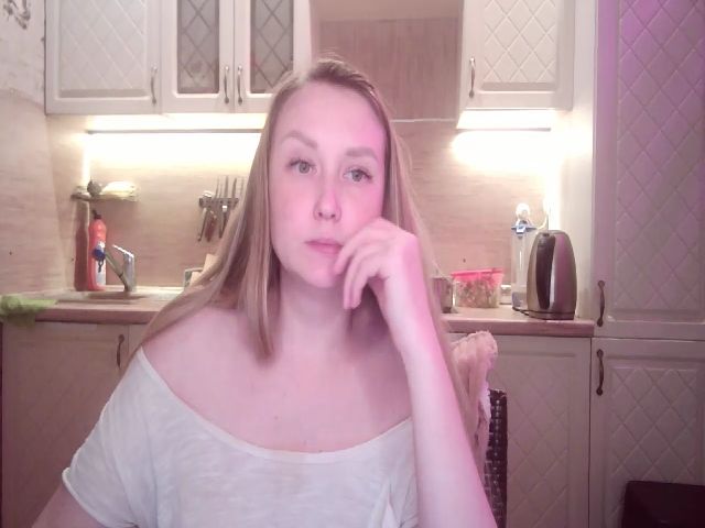 Live sex webcam photo for JaneGrey111 #268773912