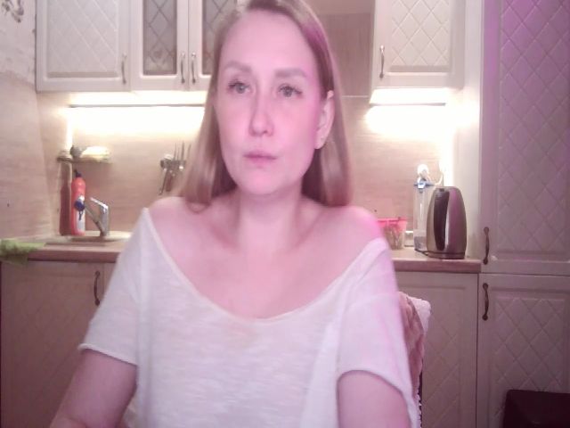 Live sex webcam photo for JaneGrey111 #268774995