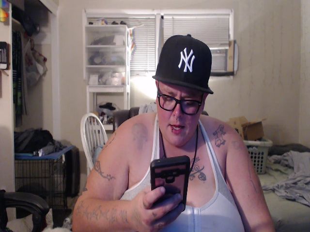 Live sex webcam photo for PunkChick420 #268758507