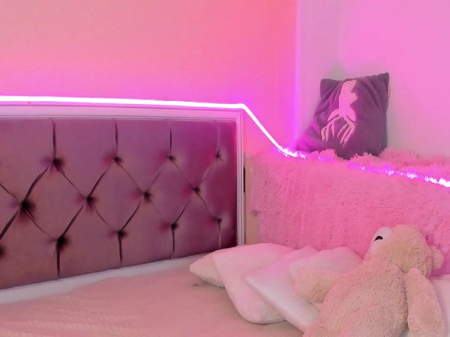 Live sex webcam photo for Sweetbuttya #268761165