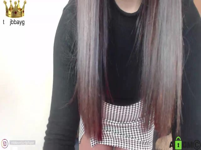 Live sex webcam photo for Miahot21 #268767046