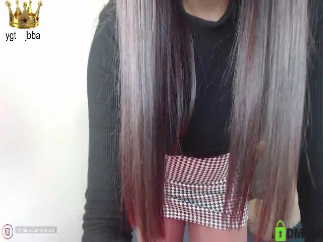 Live sex webcam photo for Miahot21 #268769793