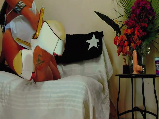 Live sex webcam photo for Angelinque #268767764