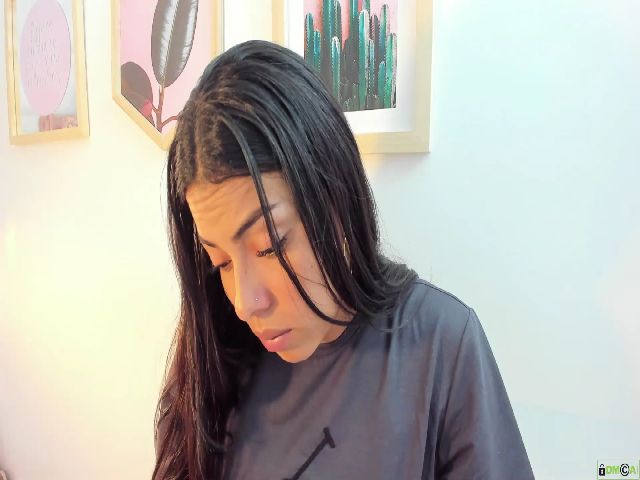 Live sex webcam photo for Kendry_ #268775296