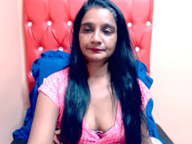 Live sex webcam photo for INDIANCANDY69 #268769292