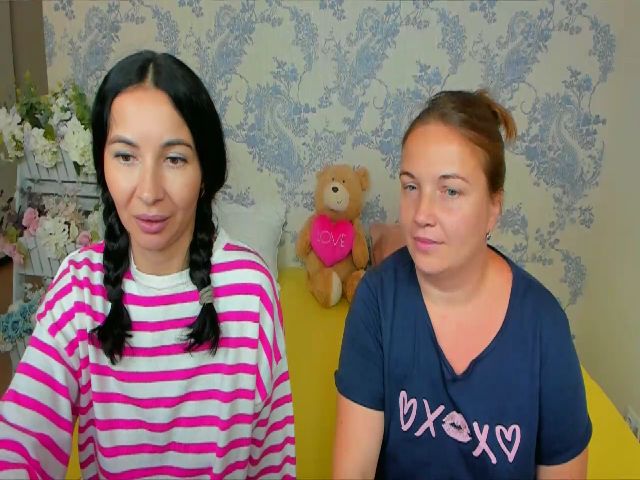 Live sex webcam photo for NikaRysa #268756569