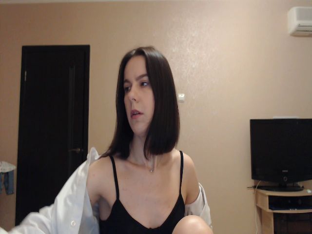 Live sex webcam photo for CandyJylie #268773362