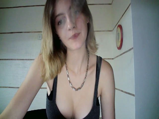 Live sex webcam photo for MaryCoup #268774322