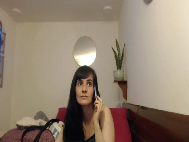 Live sex webcam photo for isabellazee2 #268756749