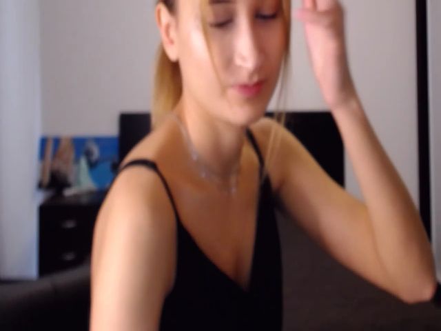 Live sex webcam photo for Kendal_sweet #268763438
