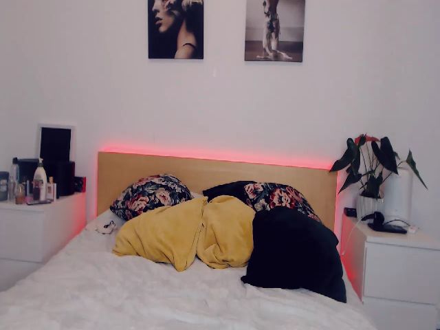 Live sex webcam photo for MagicMusa #268759062