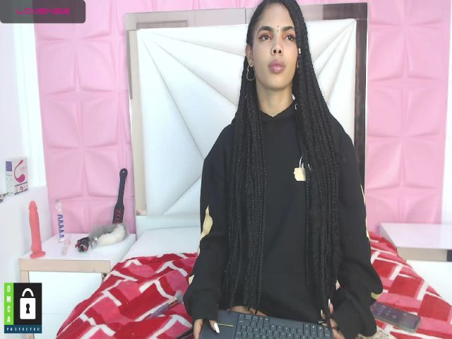Live sex webcam photo for Tiana_James1 #268761611