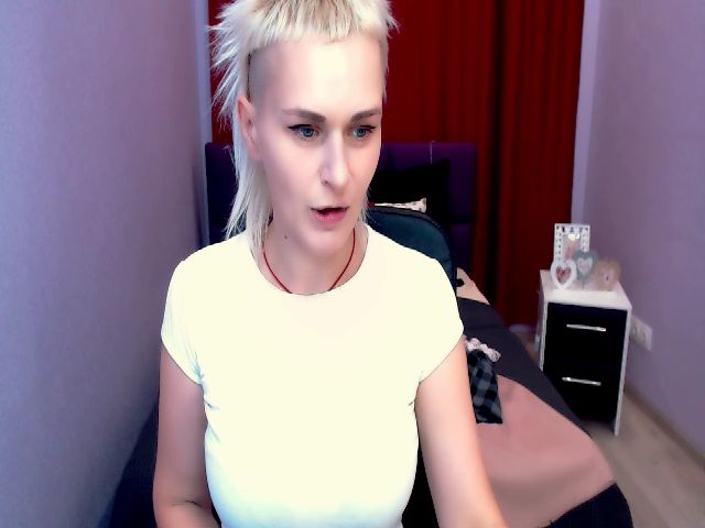 Live sex webcam photo for XJG99 #268763743