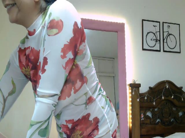 Live sex webcam photo for Cailyn_Hot1 #268766322