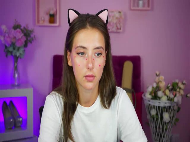 Live sex webcam photo for GloriaElmers #268763994