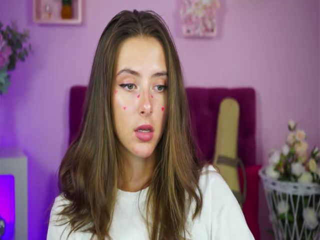 Live sex webcam photo for GloriaElmers #268766179