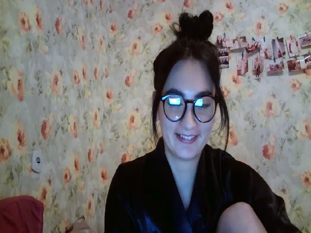 Live sex webcam photo for lolly_hollyy #268774231