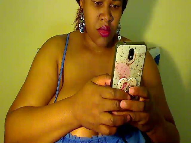 Live sex webcam photo for Bustylisa83 #268763466