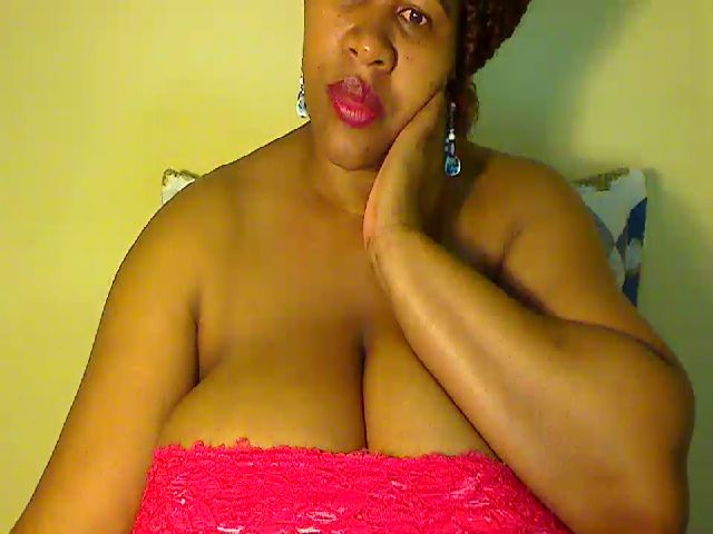 Live sex webcam photo for Bustylisa83 #268774127