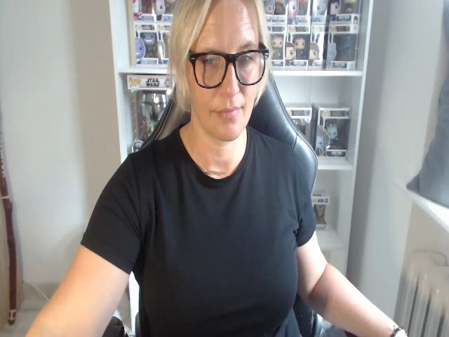 Live sex webcam photo for LuisaSexy69 #268768393