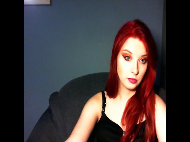 Live sex webcam photo for VirginLuna18 #268766785