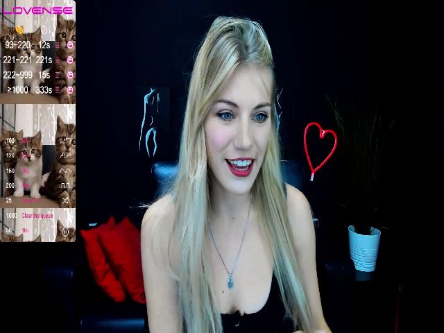 Live sex webcam photo for LiliManchest #268768082