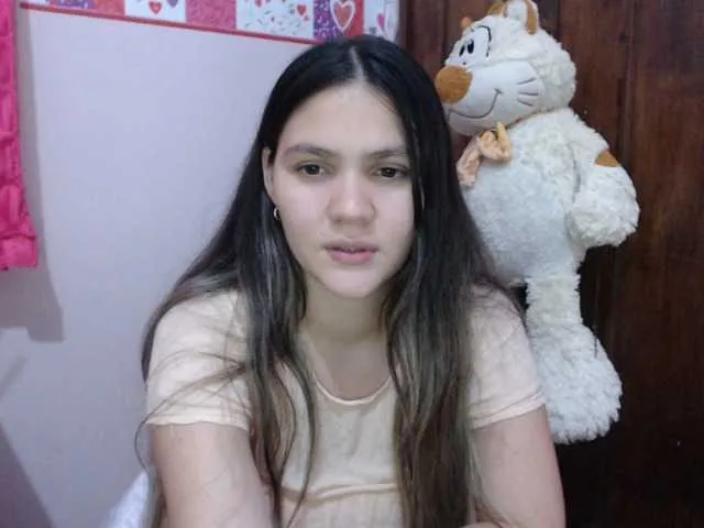 Live sex webcam photo for hanna-queen21 #268755270