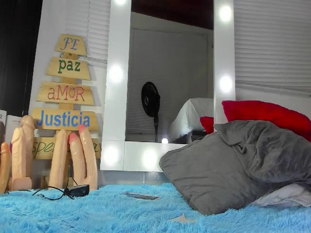 Live sex webcam photo for Msschloe_ #268772593