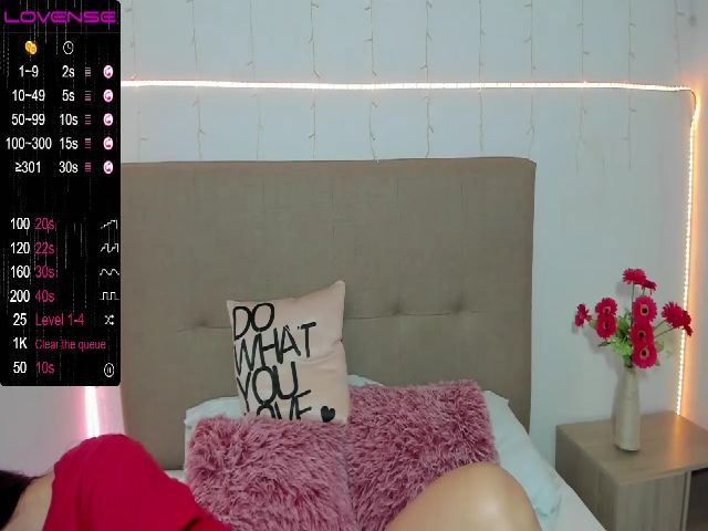 Live sex webcam photo for Nicol_sofia_ #268775968