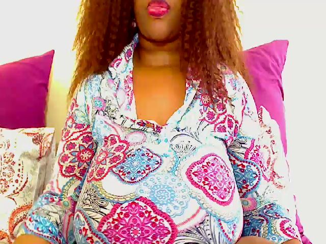 Live sex webcam photo for Hotmelons44 #268763668