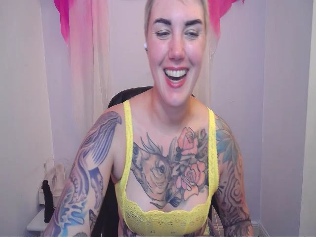 Live sex webcam photo for MissCharliex #268772278