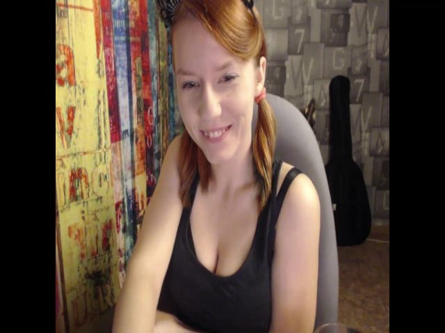 Live sex webcam photo for NikiFoks18 #268774778