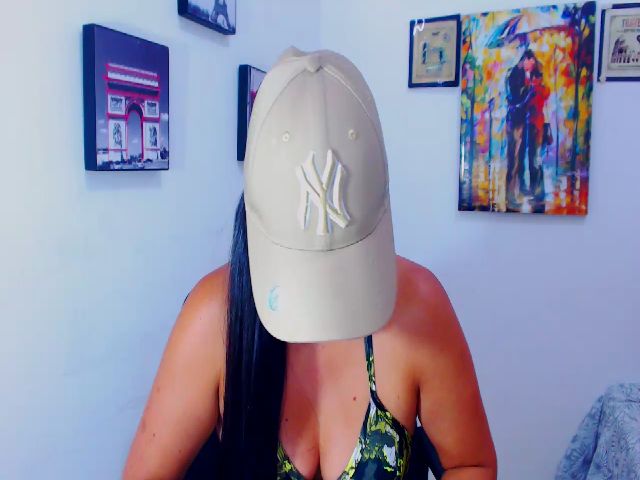 Live sex webcam photo for AlexaSexy4u #268771870