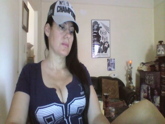 Live sex webcam photo for ExoticMixx #268769214