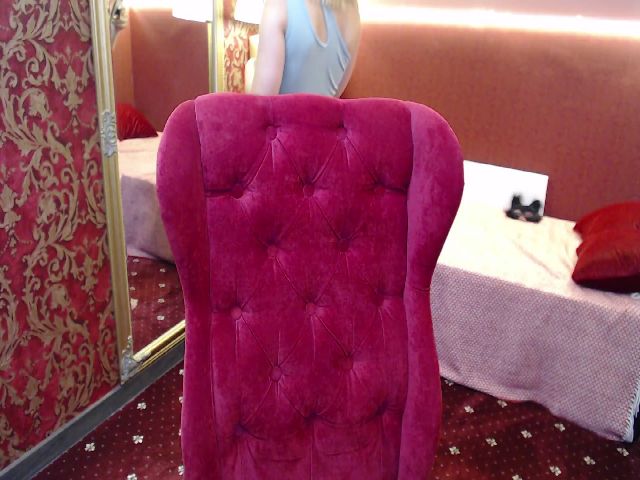 Live sex webcam photo for UnicornGirl_ #268764816