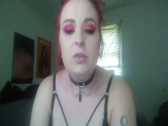 Live sex webcam photo for Weetziebabe #268768542