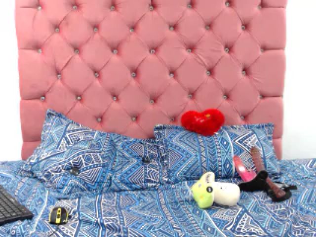 Live sex webcam photo for Jessihorny222 #268757559