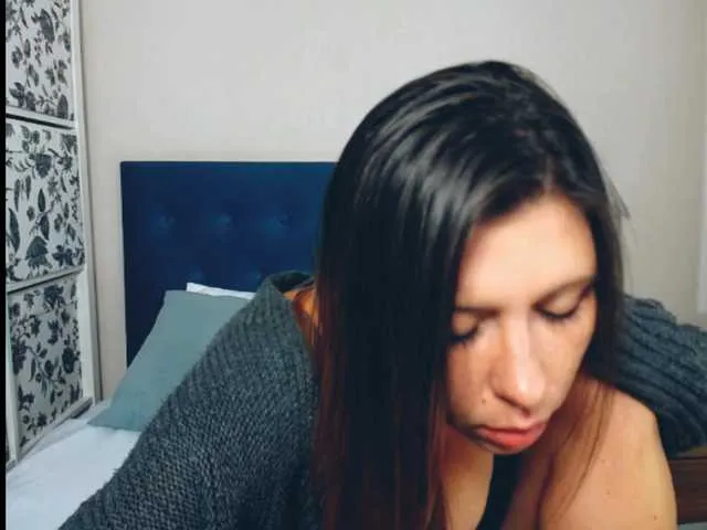Live sex webcam photo for AmyLOVExx #268793336