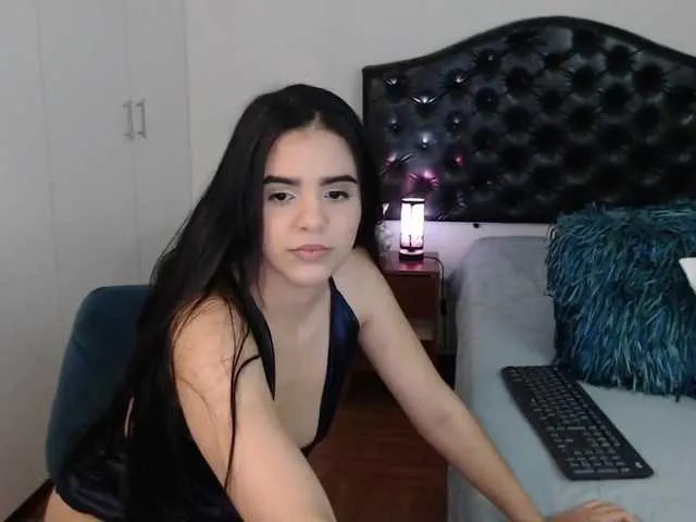 Live sex webcam photo for mia-collins #268783071